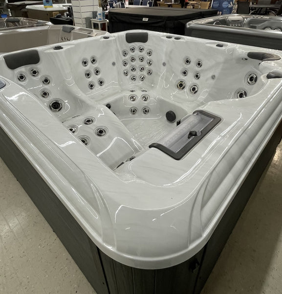 Outlet 864L Waikiki Elite Tropic Seas Portable Hot Tub